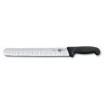 La mejor opción de cuchillos para cortar carne: cuchillo para rebanar Victorinox Fibrox Pro con hoja Granton