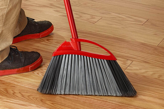 La mejor escoba para opciones de pisos de madera noble